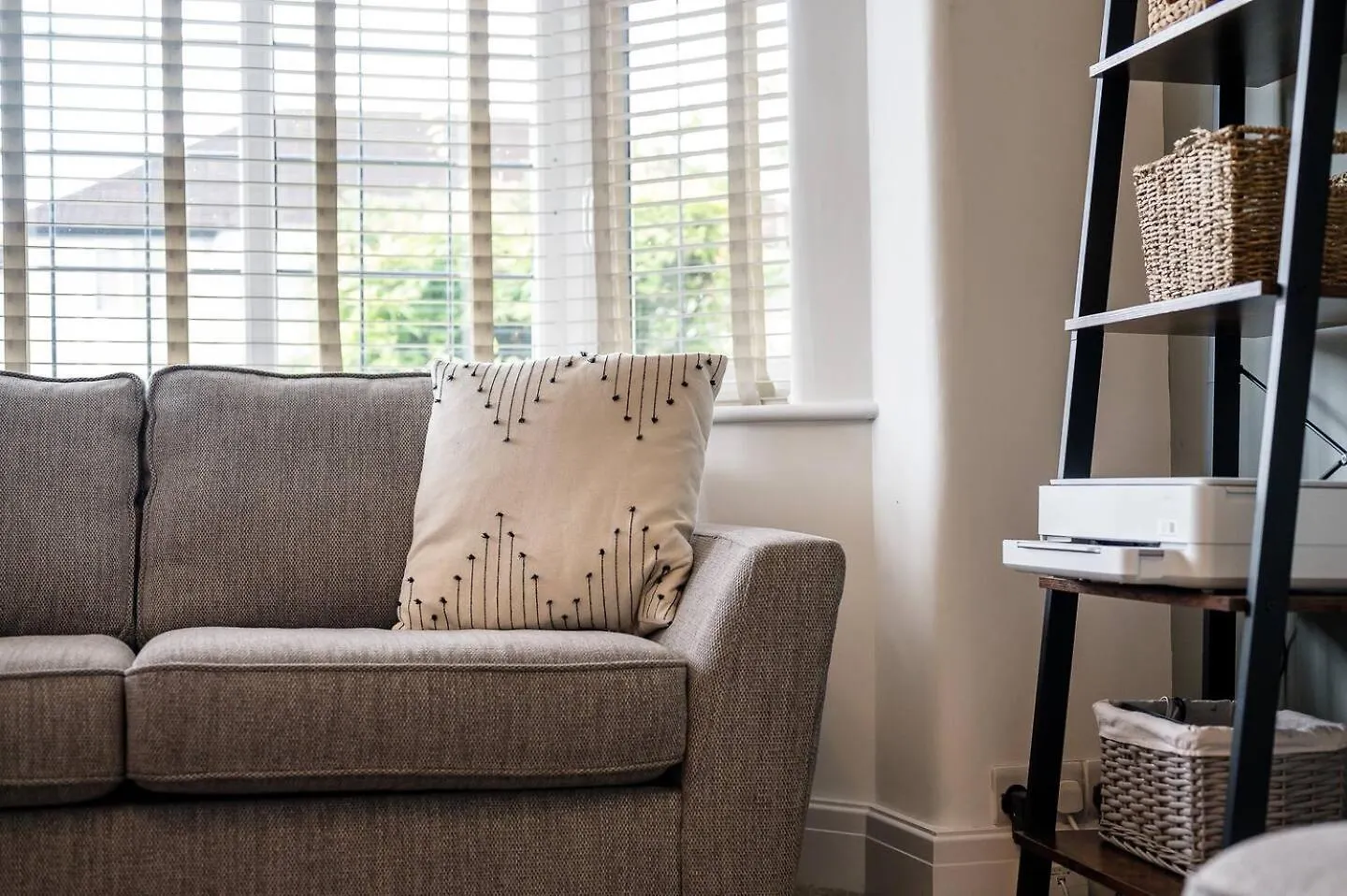 Pass The Keys Picture Perfect Haven In Didsbury Village - Free Parking & Ev Station Manchester