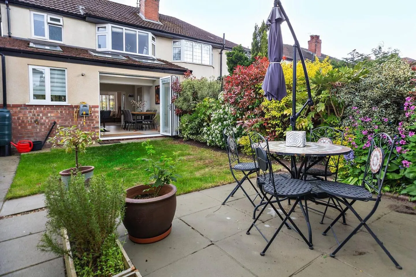 Pass The Keys Picture Perfect Haven In Didsbury Village - Free Parking & Ev Station Manchester 0*,  United Kingdom