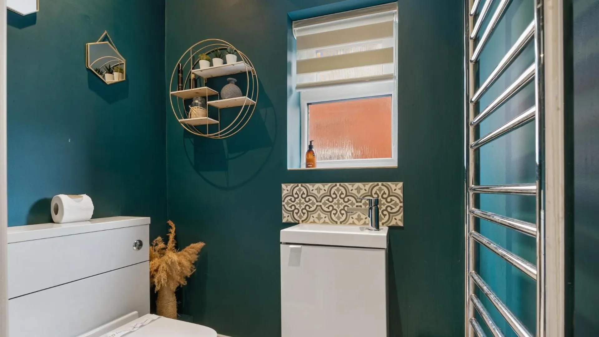 Pass The Keys Picture Perfect Haven In Didsbury Village - Free Parking & Ev Station Manchester 0*,